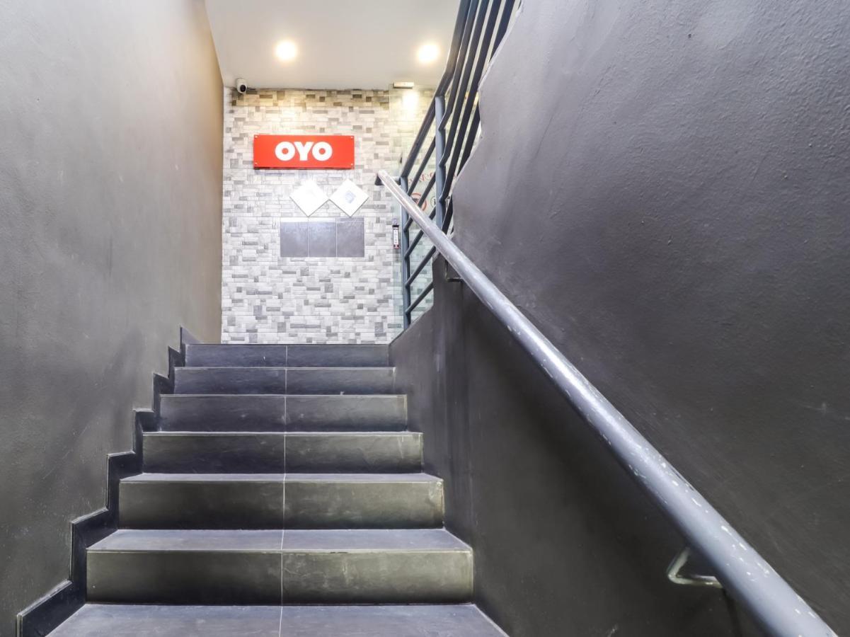 OYO 89381 Moonnight Hotel Batu-grotten Buitenkant foto