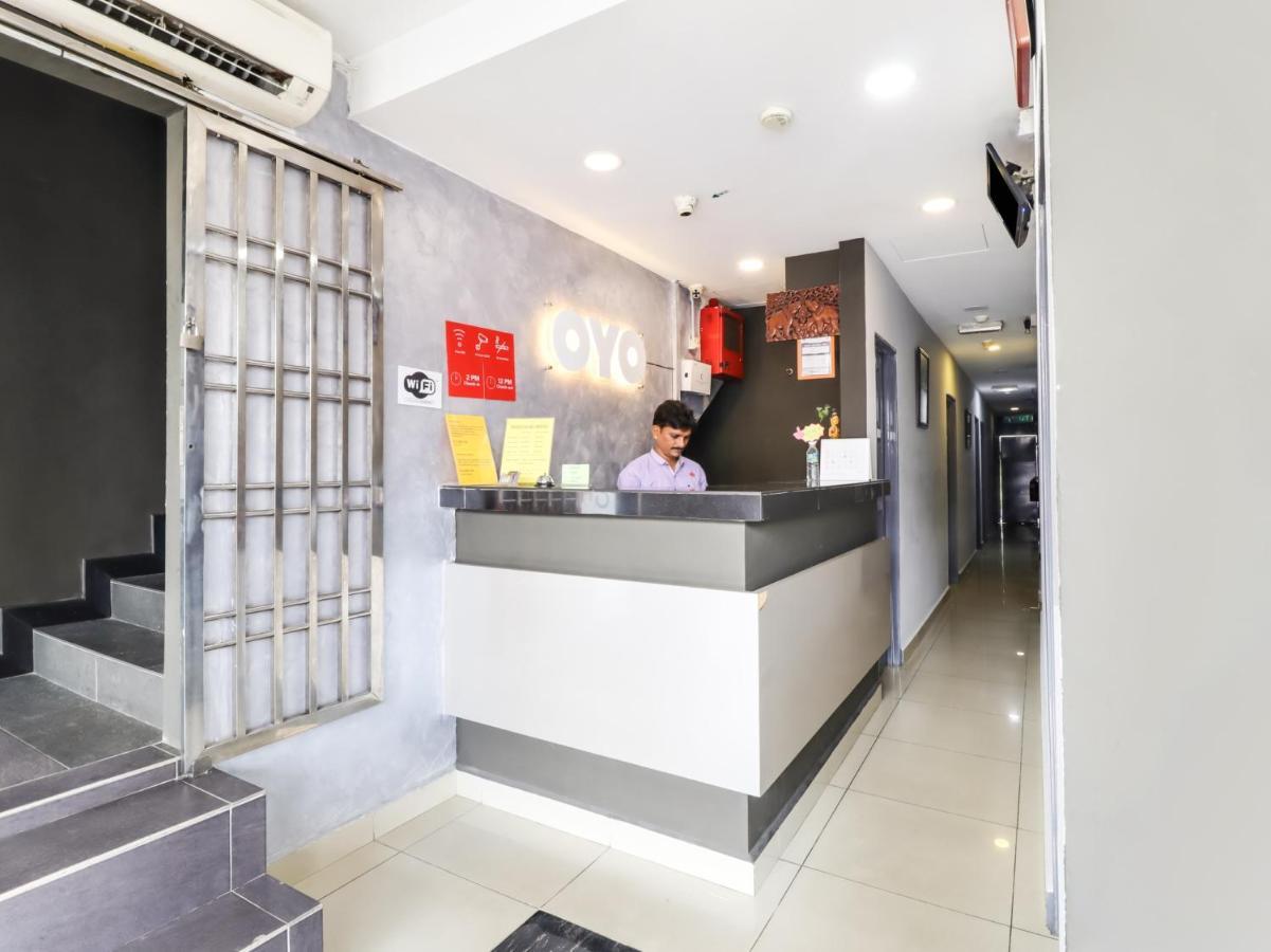 OYO 89381 Moonnight Hotel Batu-grotten Buitenkant foto