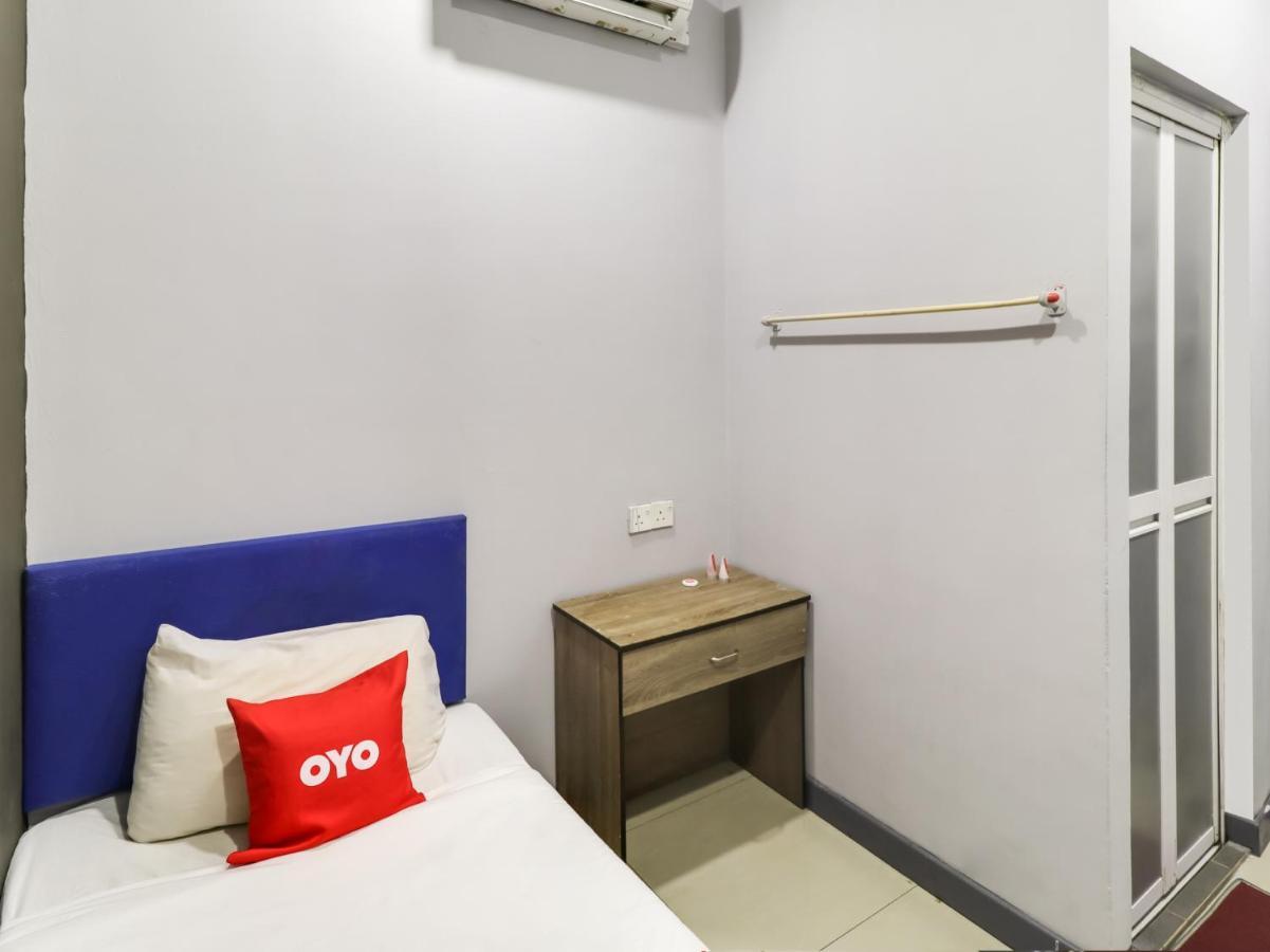 OYO 89381 Moonnight Hotel Batu-grotten Buitenkant foto