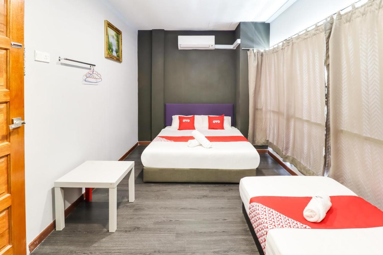 OYO 89381 Moonnight Hotel Batu-grotten Buitenkant foto